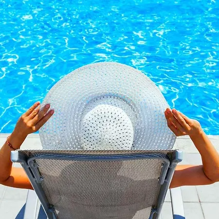 Le Relais De Castelnau Hotel 3*
