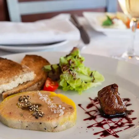 Le Relais De Castelnau 3*