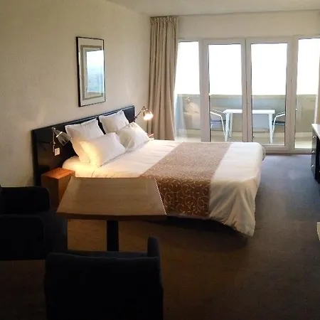 Le Relais De Castelnau 3*
